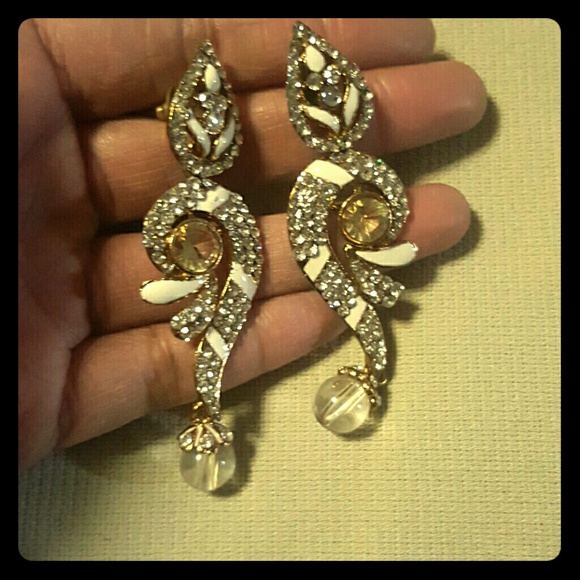 Gorgeous Vintage Special occasion earrings
