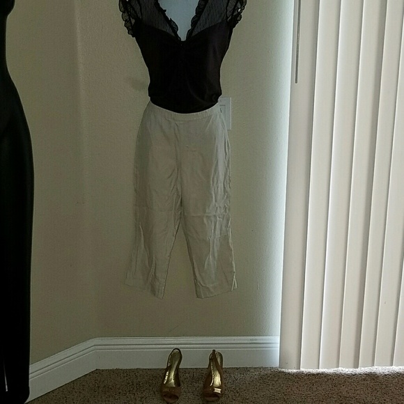 Tommy Bahama capri pants