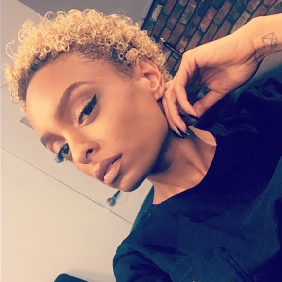 Meet your Posher, Jade - Picture 1 of 1