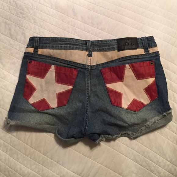 america shorts. size 7.