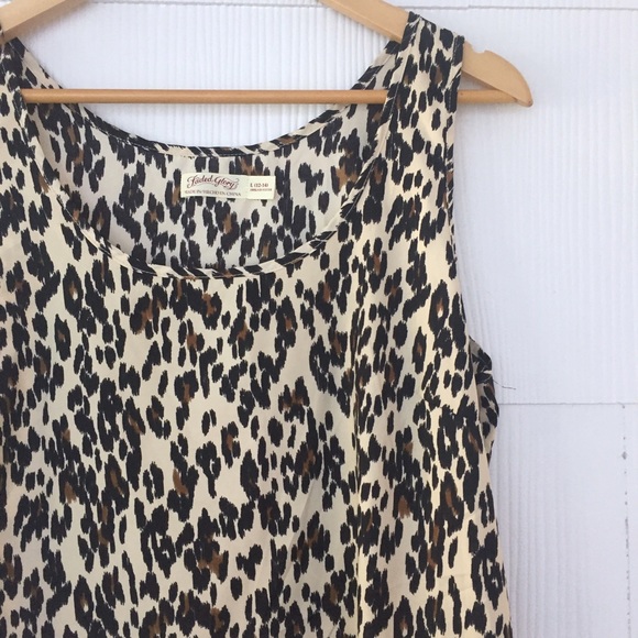 🌱SPRING🌱Faded Glory Animal Print Shell