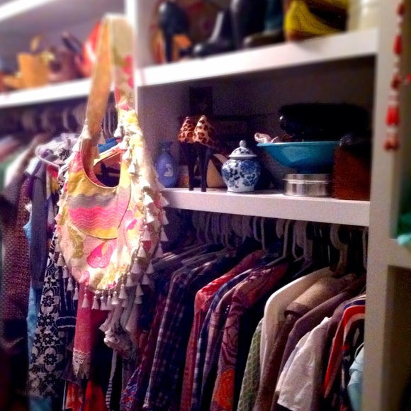 I'm Alli, and this is my closet ❤️ - Picture 3 of 4