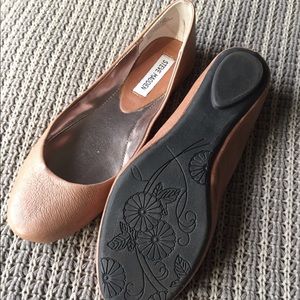 Tan Flats