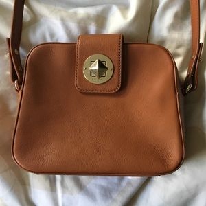 Small Kate spade purse in tan