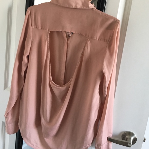 Forever 21 Backless pink button up - Picture 2 of 4