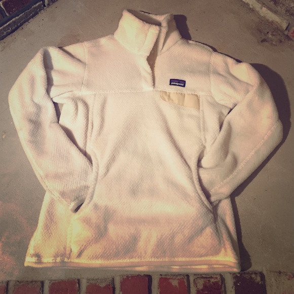 Patagonia pull-over sweater
