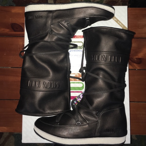 62% off Moon Boot Shoes - Broadway Moon Boot by Tecnica