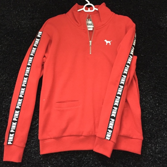 Hoodless sweatshirt