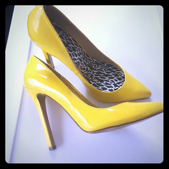 Colin Stuart-Yellow 4 inch heels