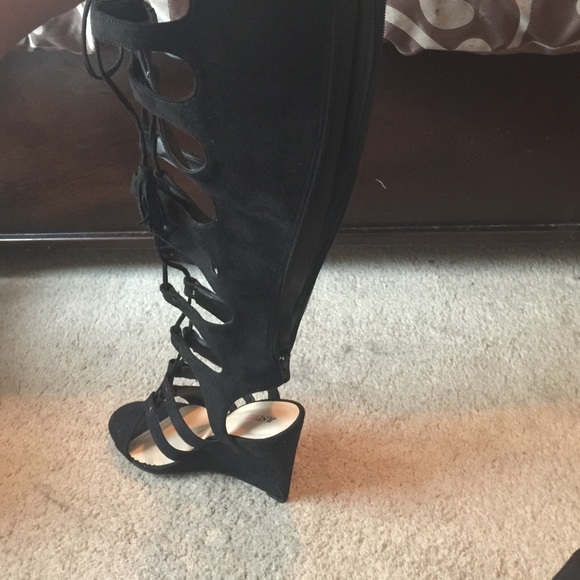 Boots - Picture 2 of 3