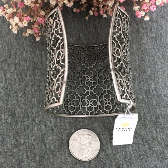 NWT Kendra Scott Aimee Antique Silver Cuff - Picture 2 of 3