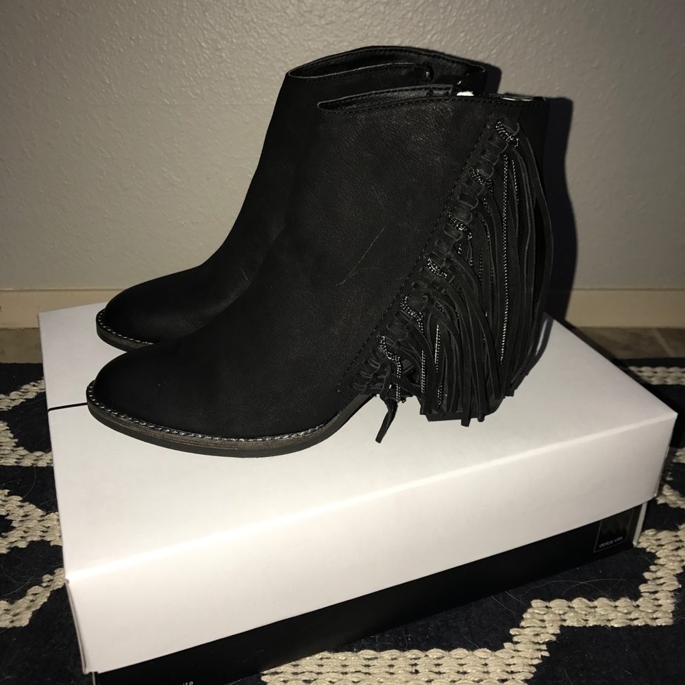 Dolce Vita Juneau Fringe Bootie Black SZ 6