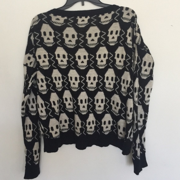 Skull Sweater - Picture 2 of 4