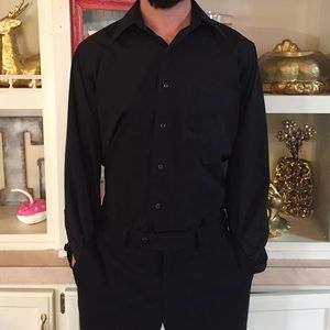 Van heusen button down dress shirt. Size medium