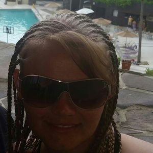 Meet your Posher, Neta