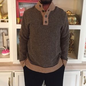 Gap pullover. Size large