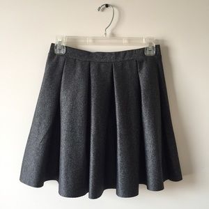Gray pleated flare skirt