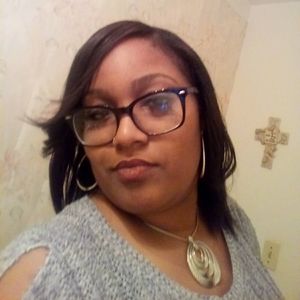Meet your Posher, Latasha
