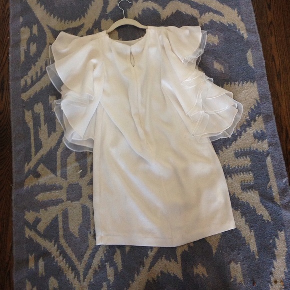 White BCBG flutter sleeved shift dress - Picture 3 of 4