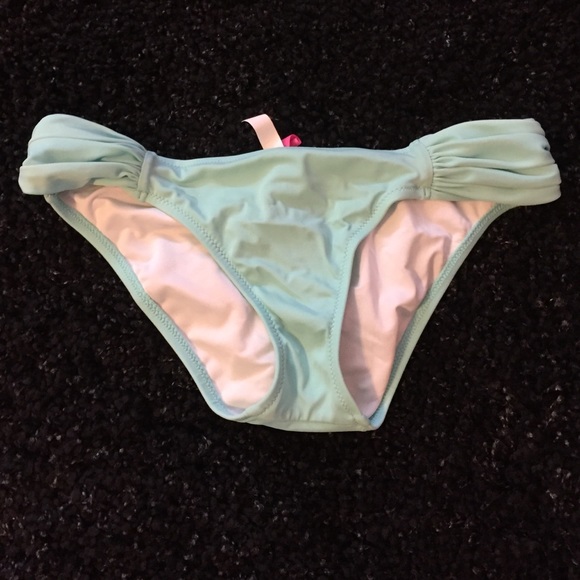 Bathing suit bottoms - Picture 1 of 2