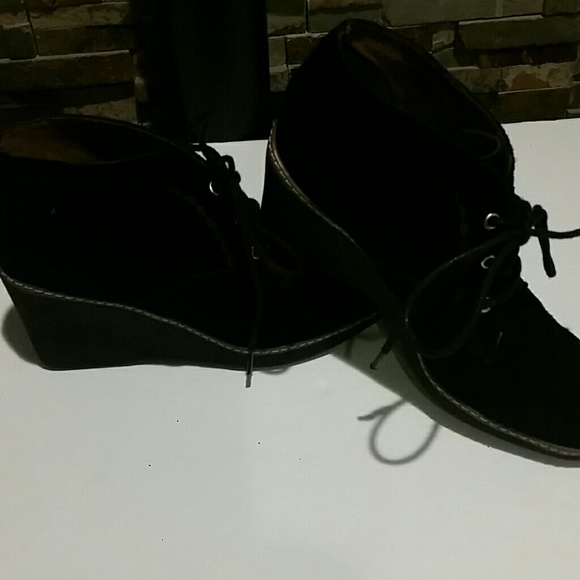 Naturalizer  Black Suede Ankle Boots