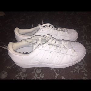 Brand new adidas superstars, never worn