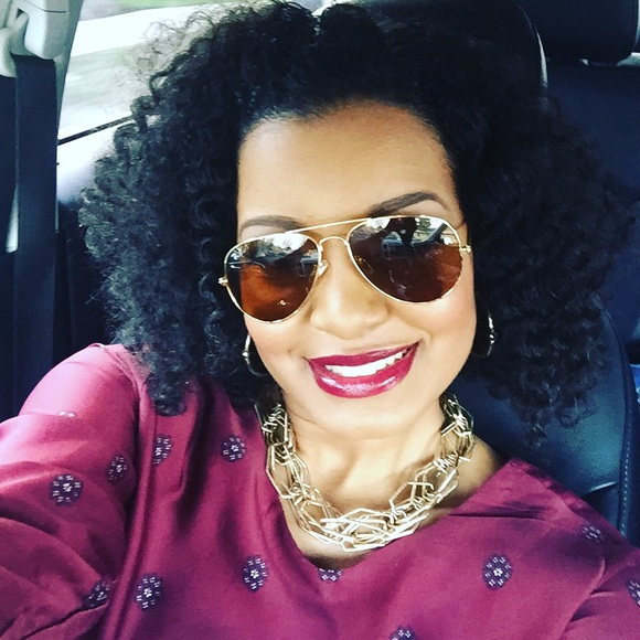 Meet your Posher, Karnisha