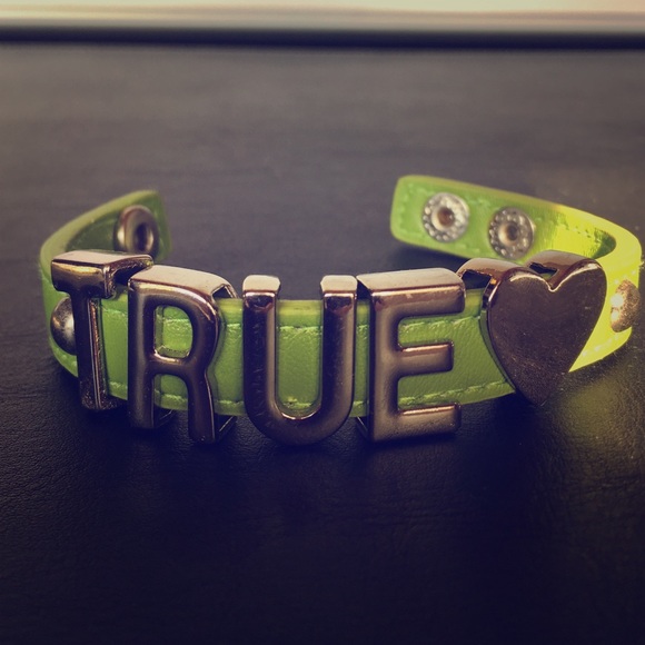 BCBGeneration word cuff True💚 - Picture 1 of 4
