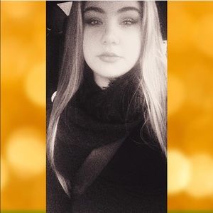 Meet your Posher, Emilee