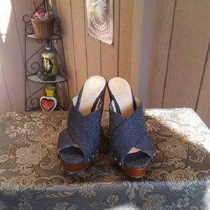 Women's shoes