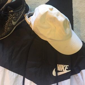 White Baseball Cap⚾️