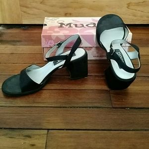 Mudd black heel sandals size 9.5