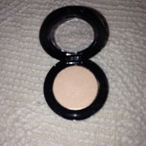 Eyeshadow Lingerie