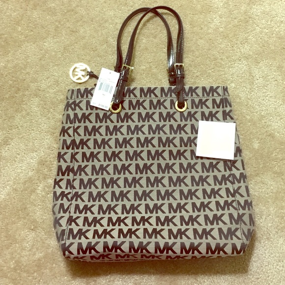 MICHAEL Michael Kors Handbags - NWT Michael Kors Bag
