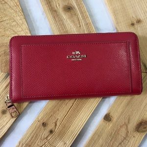Coach- Accordion Zip Wallet
