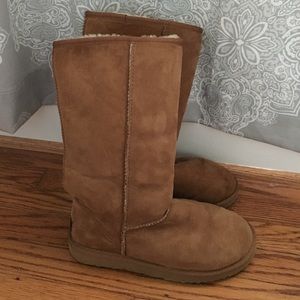 Like new tall chestnut Uggs
