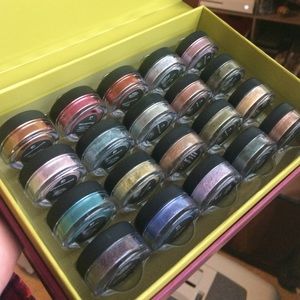 Women of BE eyeshadow set