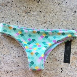 Lali and Layla bottom .