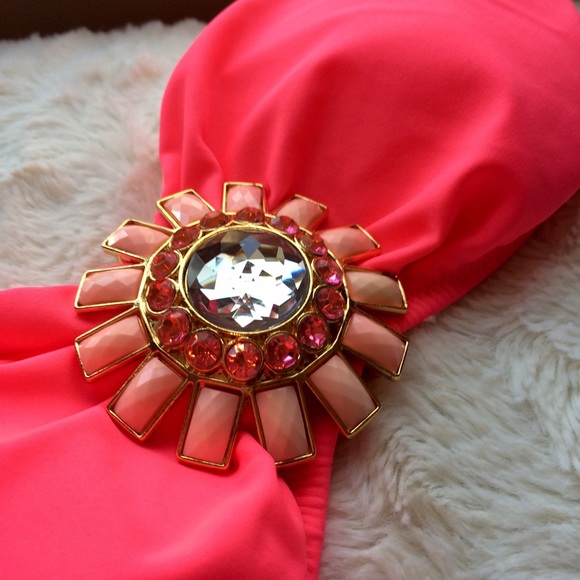 NWOT VS Swim Bandeau - Picture 2 of 4