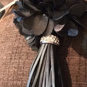 🌺Black Flower with Diamonds 💎