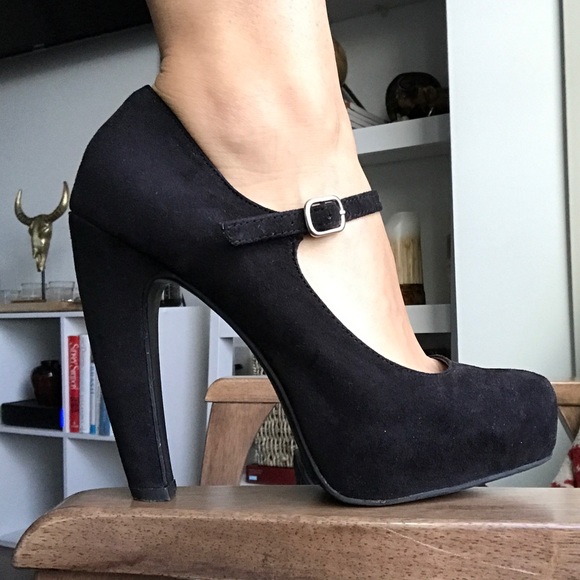 ♦️SOLD♦️Black Suede MaryJane Pumps 👠💋🕶
