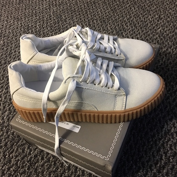 Edgy grunge style gum creepers