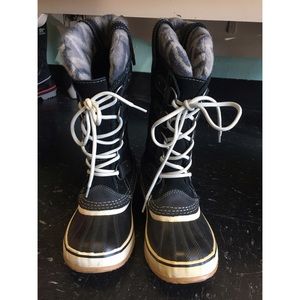 Black Sorel Boot with Chevron Liner