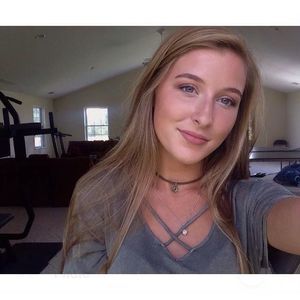 Meet your Posher, Becca