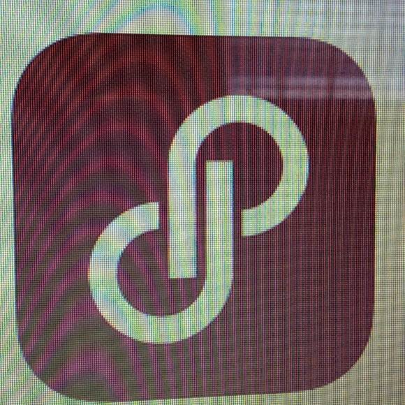 Meet your Posher, Silvia - Picture 1 of 1