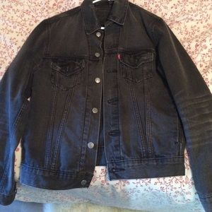Distressed black Levi's trucker jacket red tab