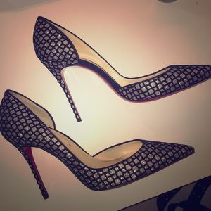 CL  Iriza 100 flocked glitter-finished pumps.