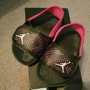 New toddler Jordan sandals 8
