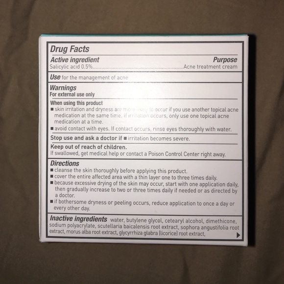 New Proactiv Complexion Perfecting Hydrator - Picture 2 of 2