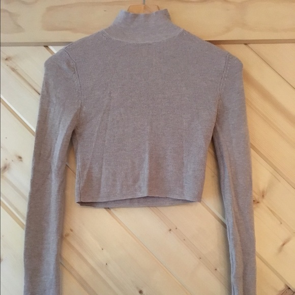 Turtleneck cropped sweater